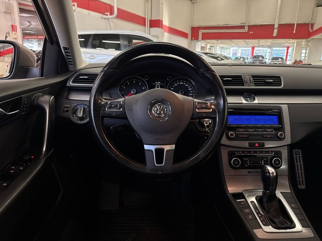 Volkswagen Passat 2011 Ruskea (beige)