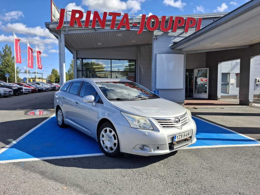 Toyota Avensis 2011 Hopea