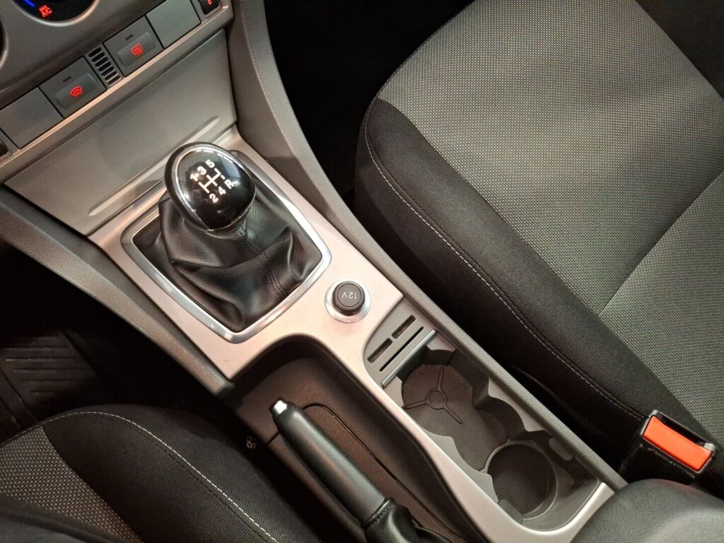 Ford Focus 2011 Harmaa