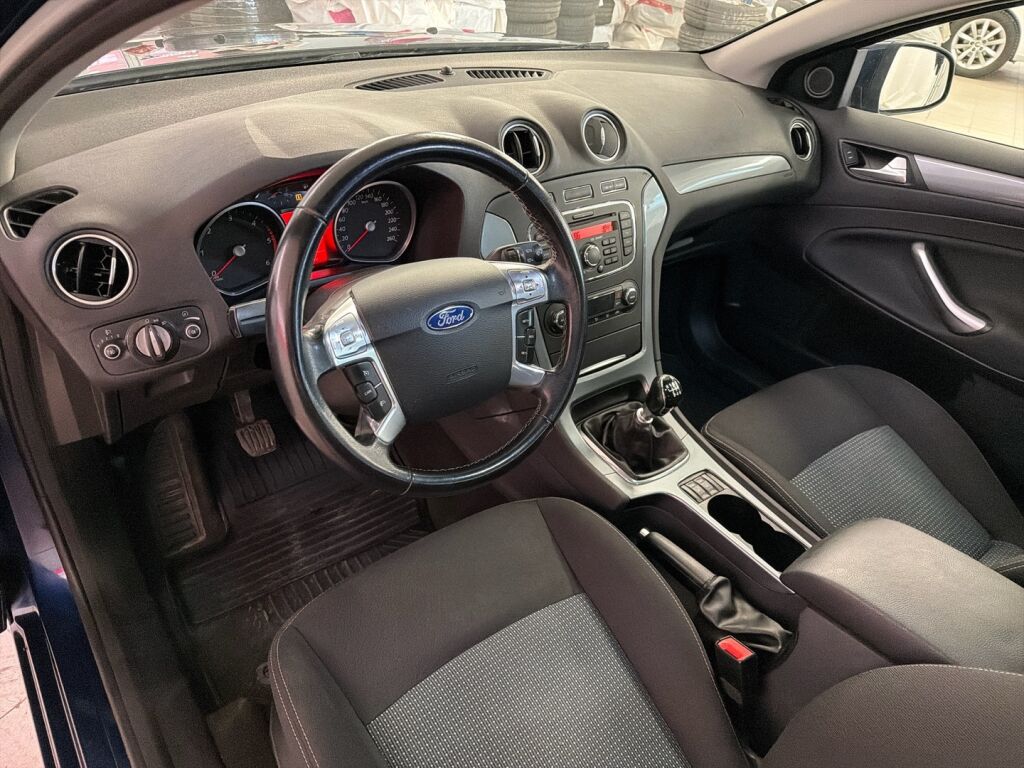 Ford Mondeo 2011 Sininen