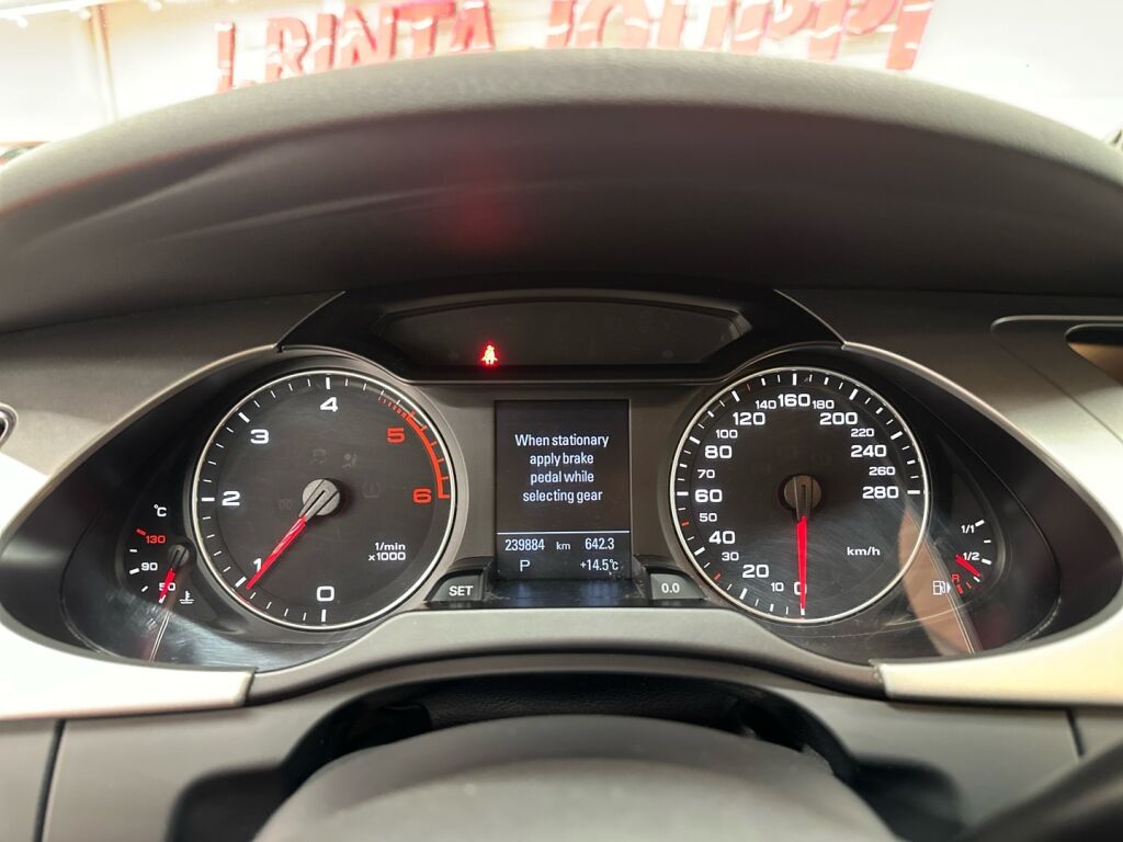 Audi A4 2011 Ruskea (beige)