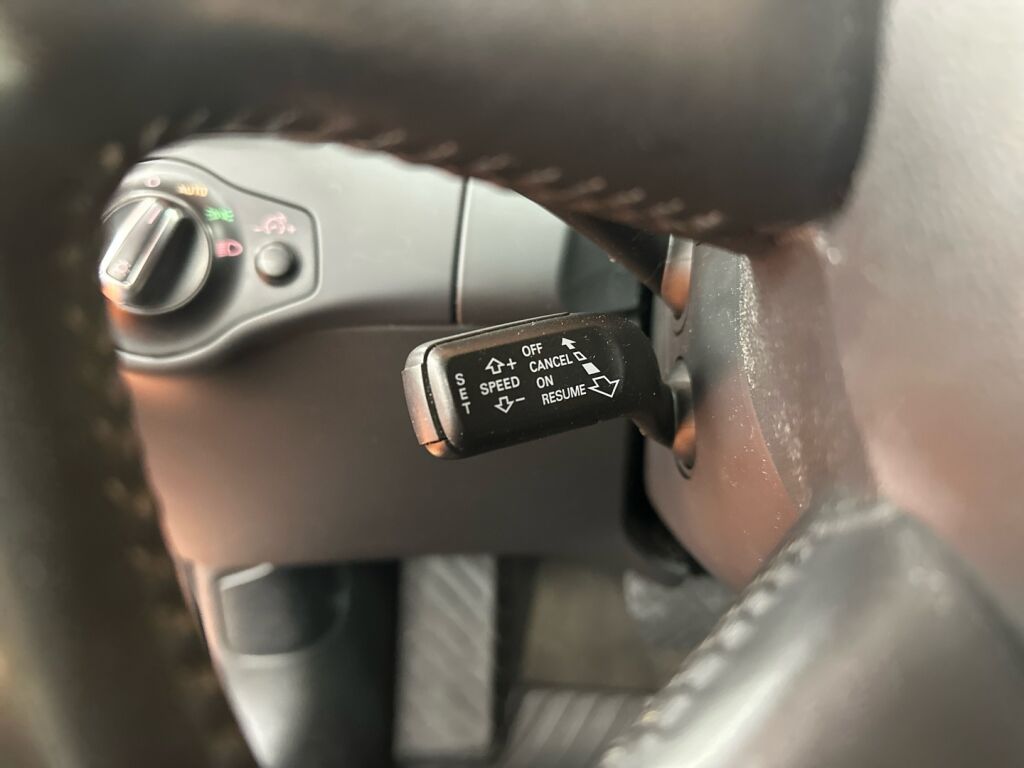 Audi A4 2011 Ruskea (beige)