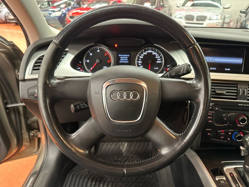 Audi A4 2011 Ruskea (beige)