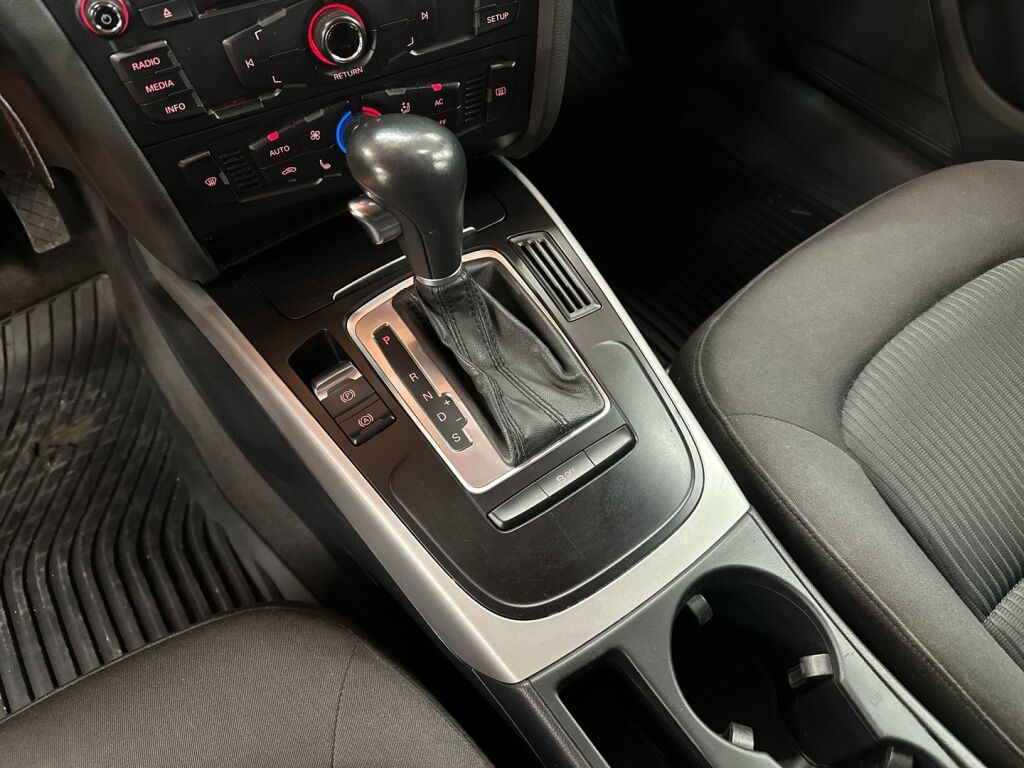 Audi A4 2011 Ruskea (beige)