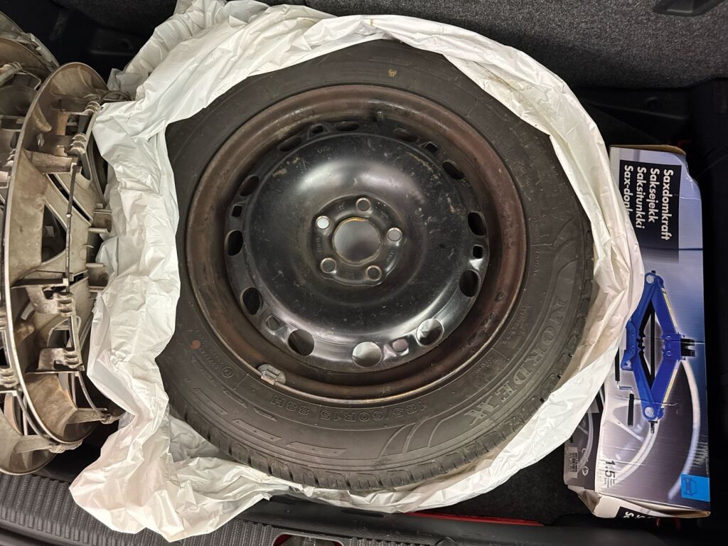 Skoda Fabia 2011 Punainen