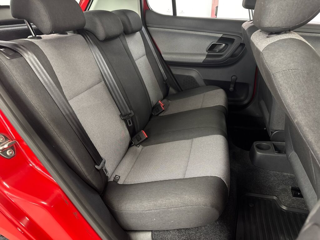 Skoda Fabia 2011 Punainen