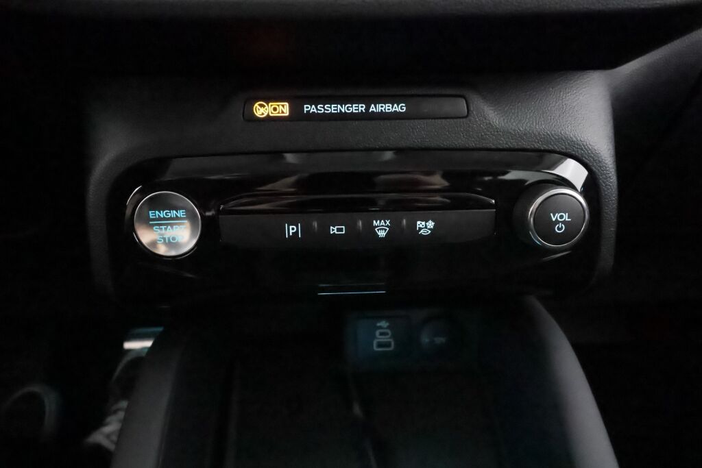 Ford Kuga 2025 Sininen