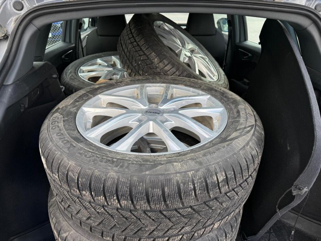 Audi Q4 e-tron 2022 Harmaa