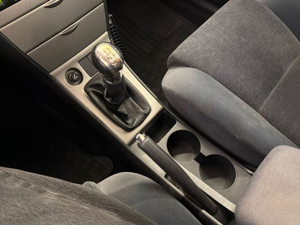 Toyota Corolla 2003 Punainen