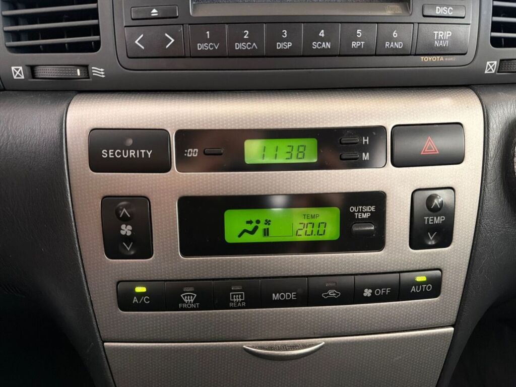 Toyota Corolla 2003 Punainen
