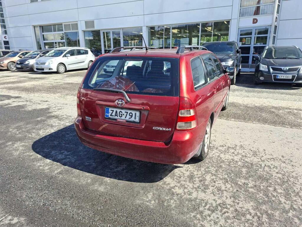 Toyota Corolla 2003 Punainen