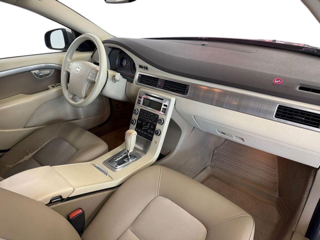 Volvo V70 2008 Harmaa