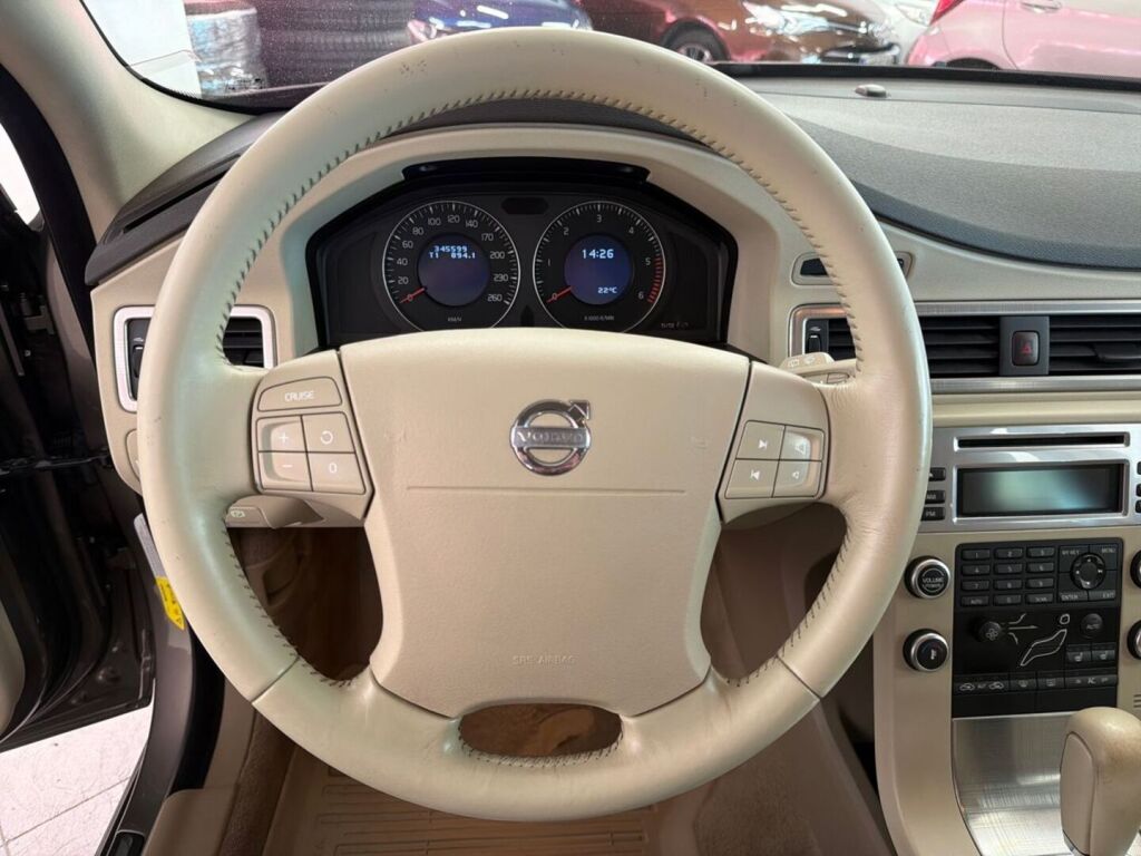 Volvo V70 2008 Harmaa