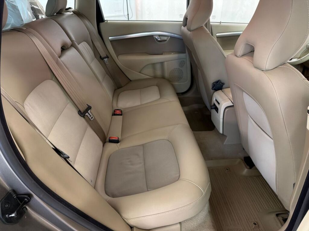 Volvo V70 2008 Harmaa