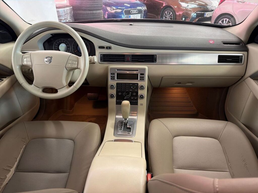 Volvo V70 2008 Harmaa
