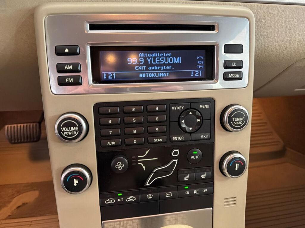 Volvo V70 2008 Harmaa