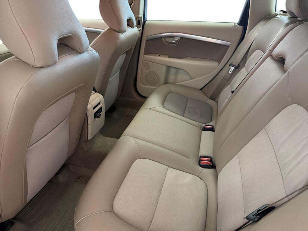 Volvo V70 2008 Harmaa