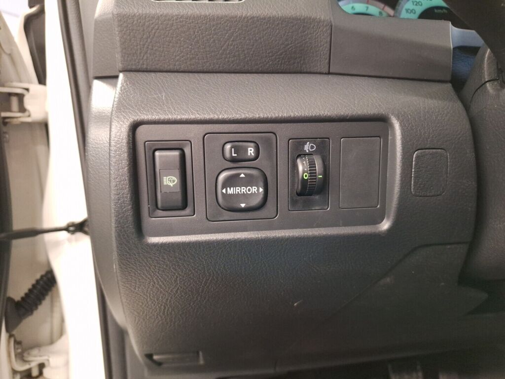 Toyota Corolla Verso 2006 Valkoinen