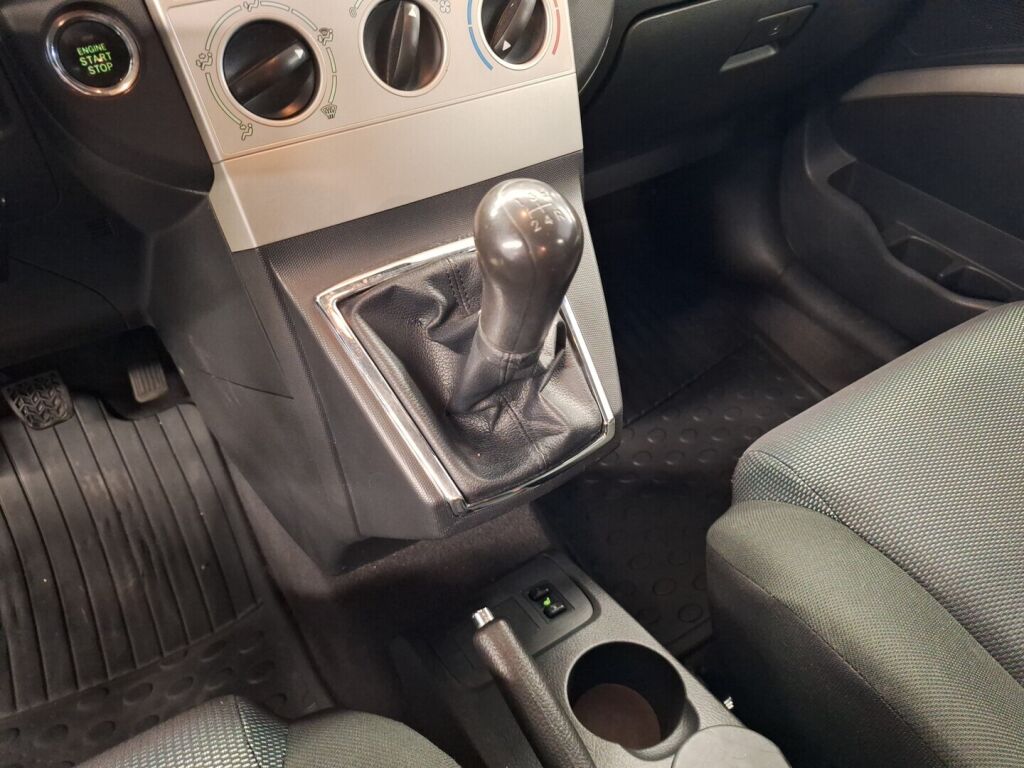 Toyota Corolla Verso 2006 Valkoinen