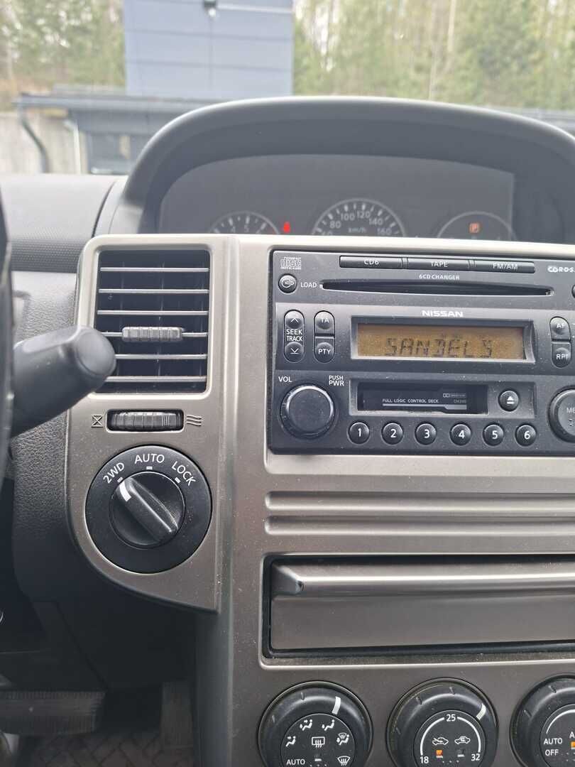 Nissan X-TRAIL 2005 Musta