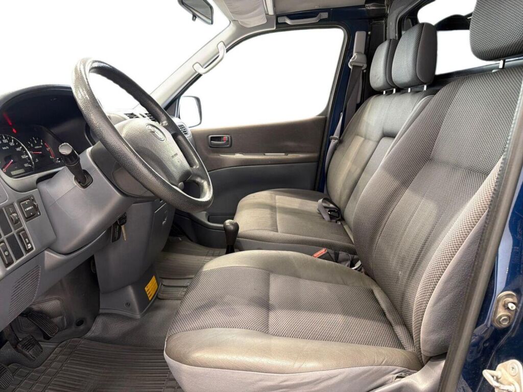 Toyota Hiace 2010 Sininen