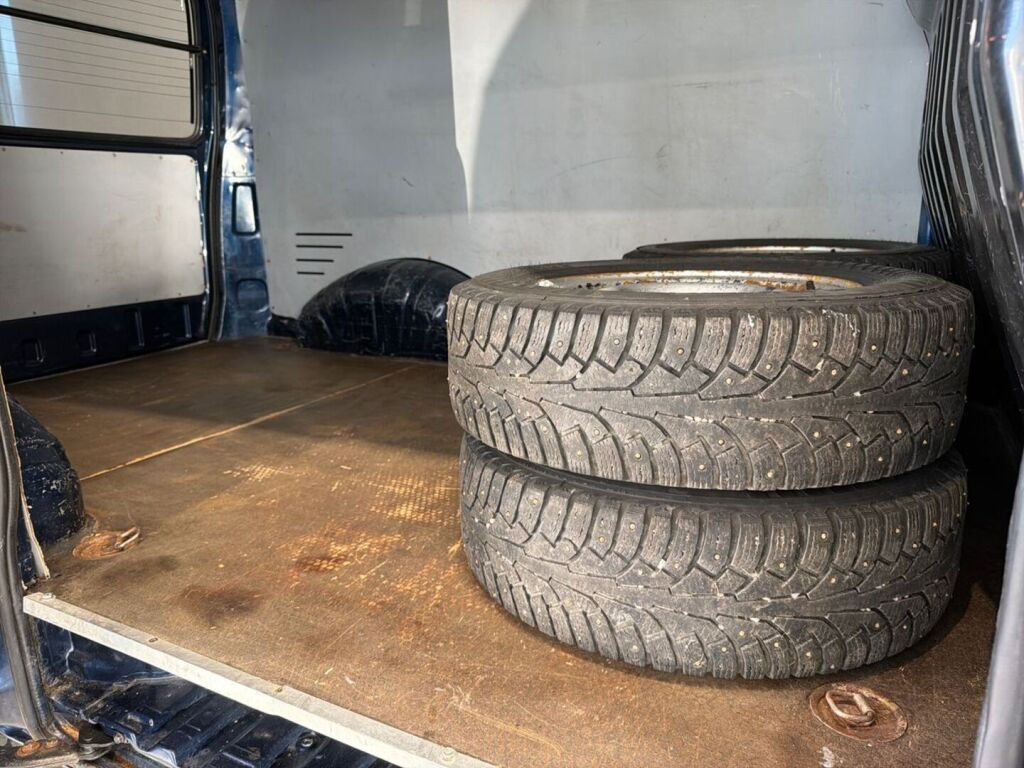 Toyota Hiace 2,5 D-4D 95 4ov 2010, kuva 6/15