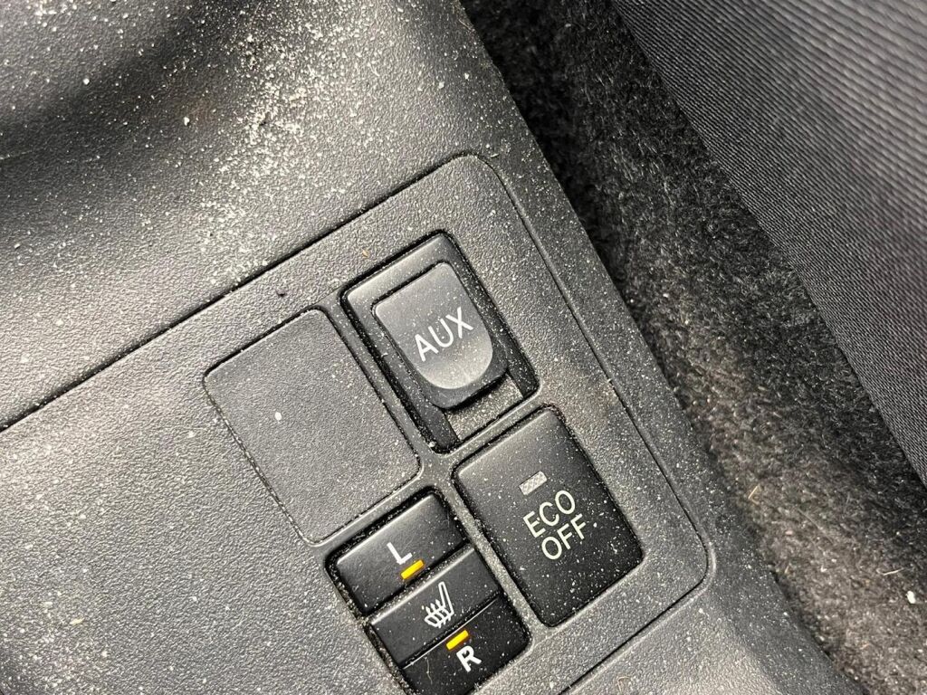 Toyota Yaris 2010 Punainen