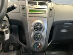Toyota Yaris 2010 Punainen