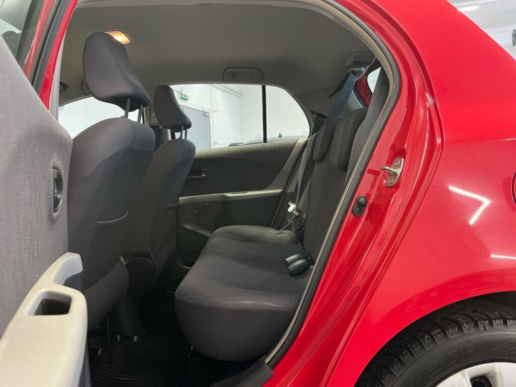 Toyota Yaris 2010 Punainen