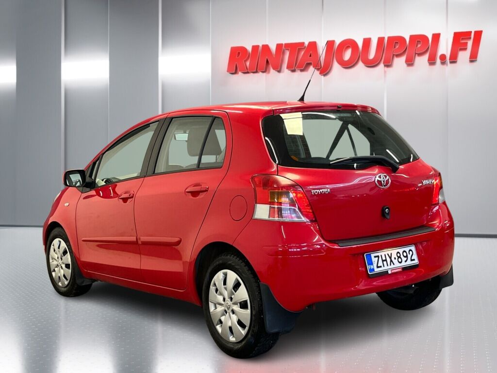 Toyota Yaris 2010 Punainen