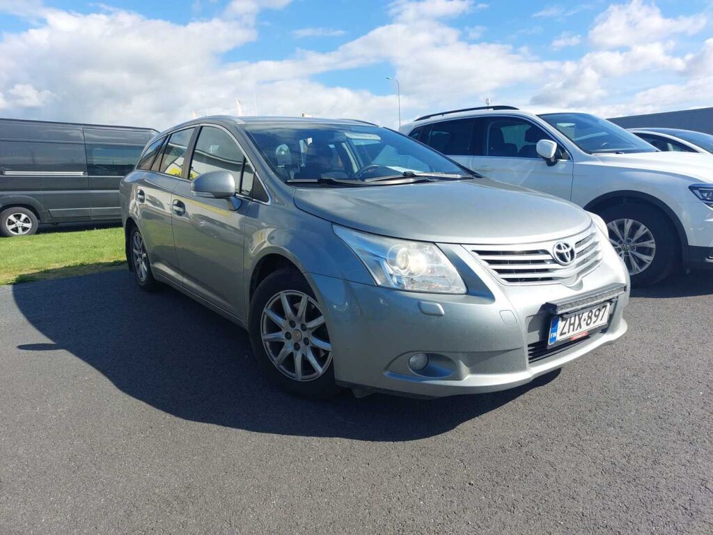 Toyota Avensis 2010 Harmaa