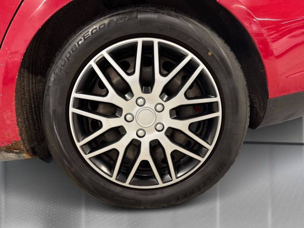 Volkswagen Golf 2008 Punainen