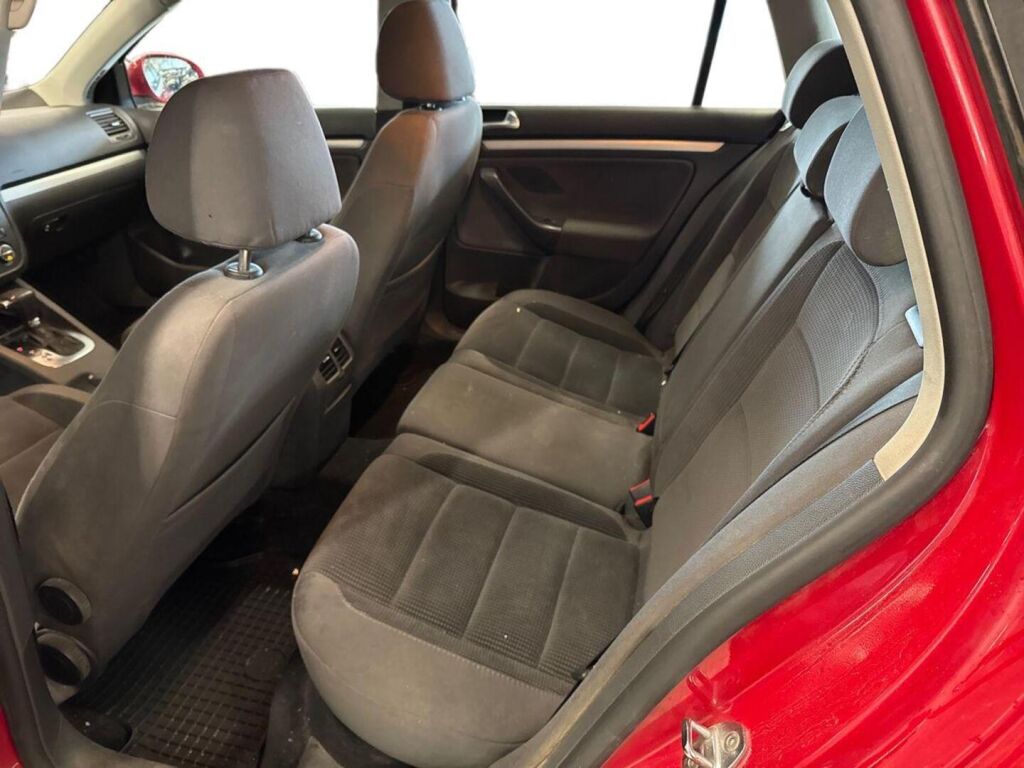 Volkswagen Golf 2008 Punainen
