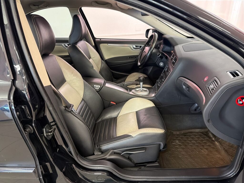 Volvo S60 2009 Musta