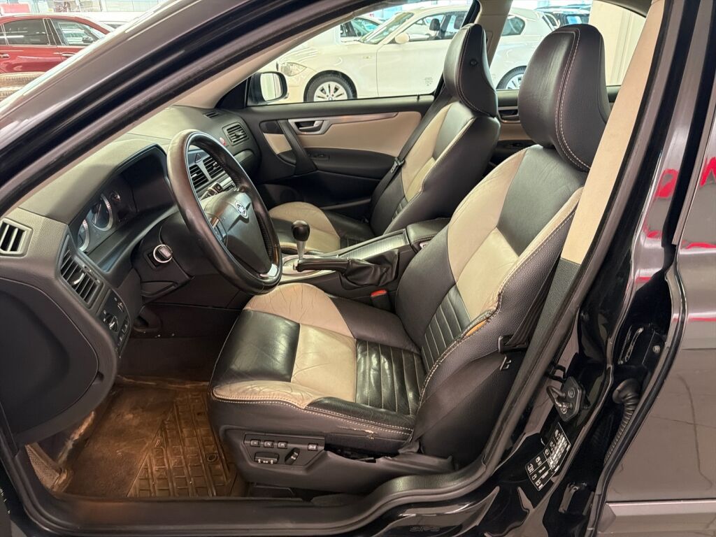 Volvo S60 2009 Musta