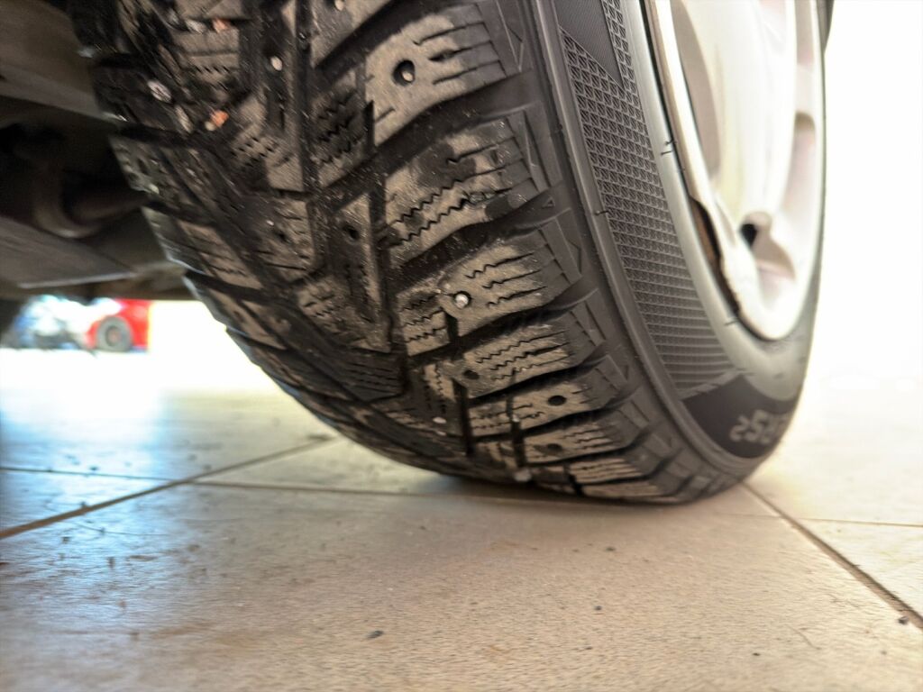 Volvo S60 2009 Musta