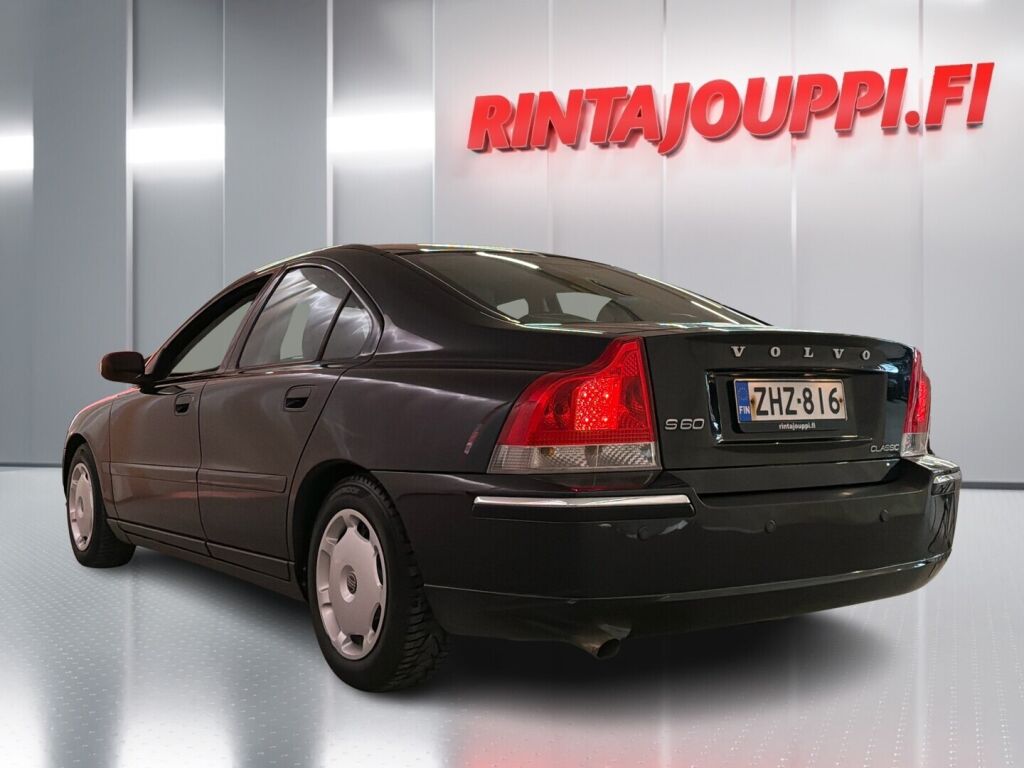 Volvo S60 2009 Musta