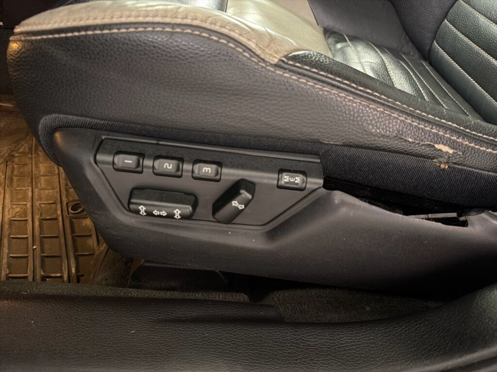 Volvo S60 2009 Musta