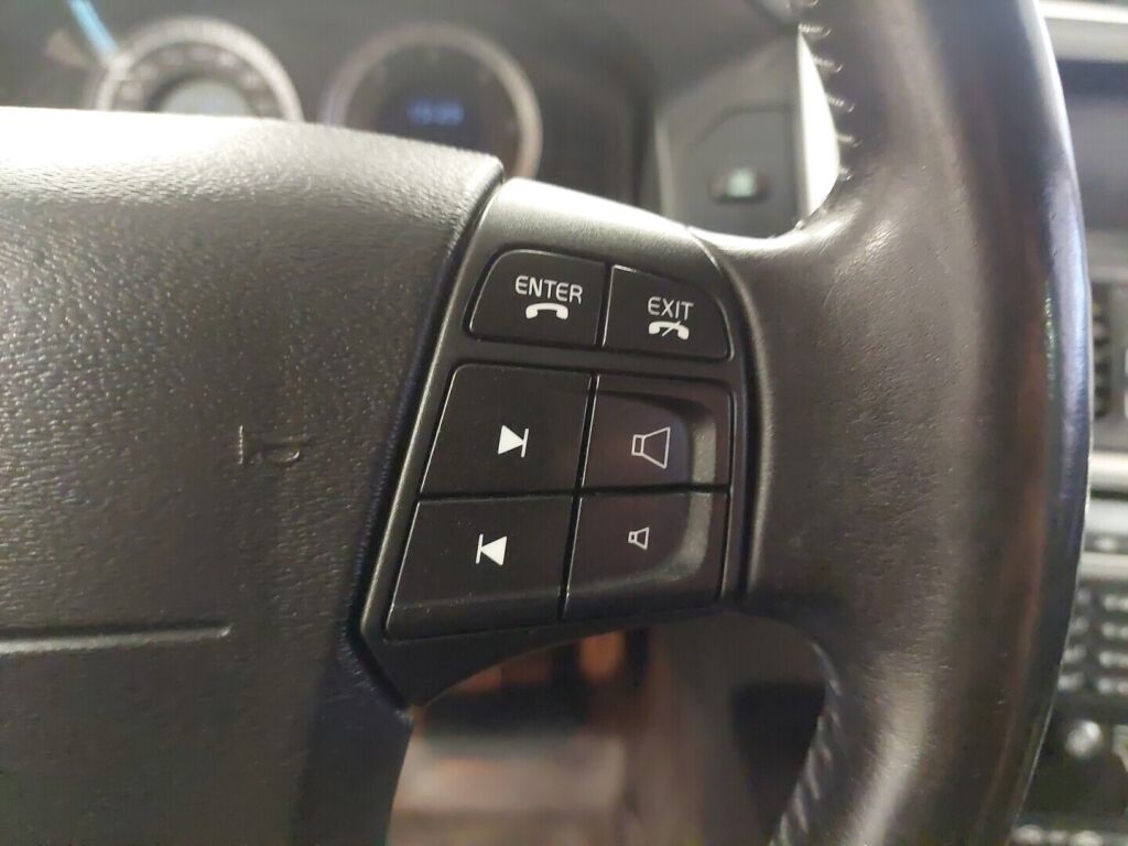 Volvo XC60 2009 Harmaa