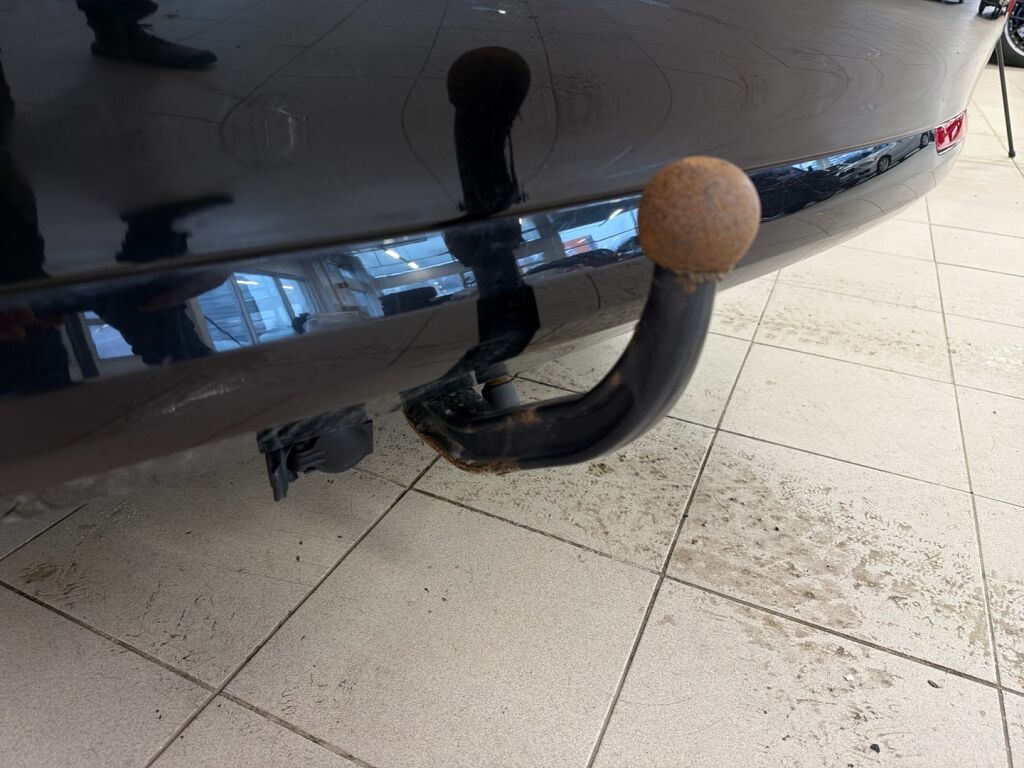 Skoda Octavia 2010 Musta