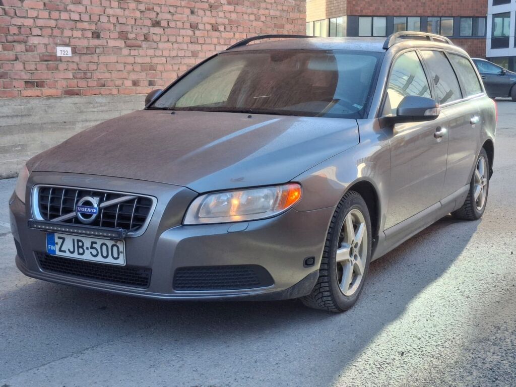 Volvo V70 2010 Harmaa