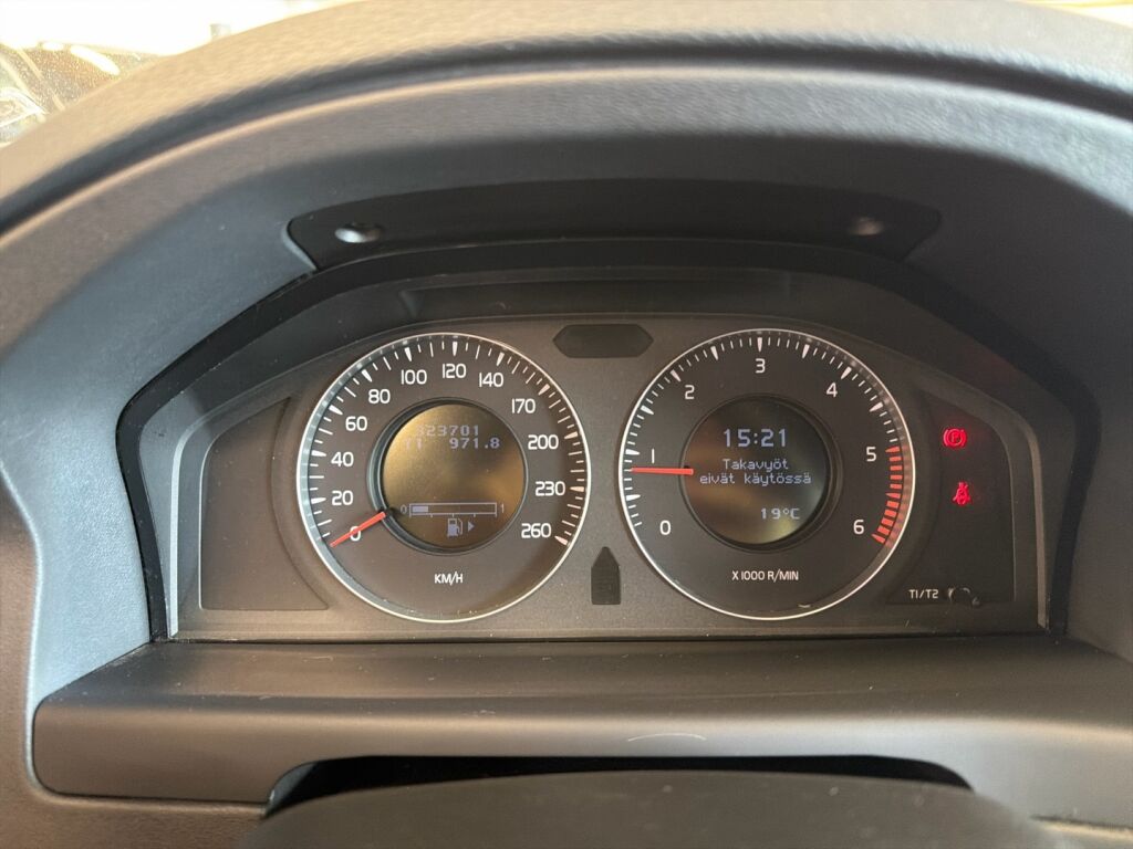 Volvo V70 2010 Harmaa