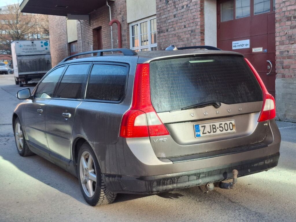 Volvo V70 2010 Harmaa