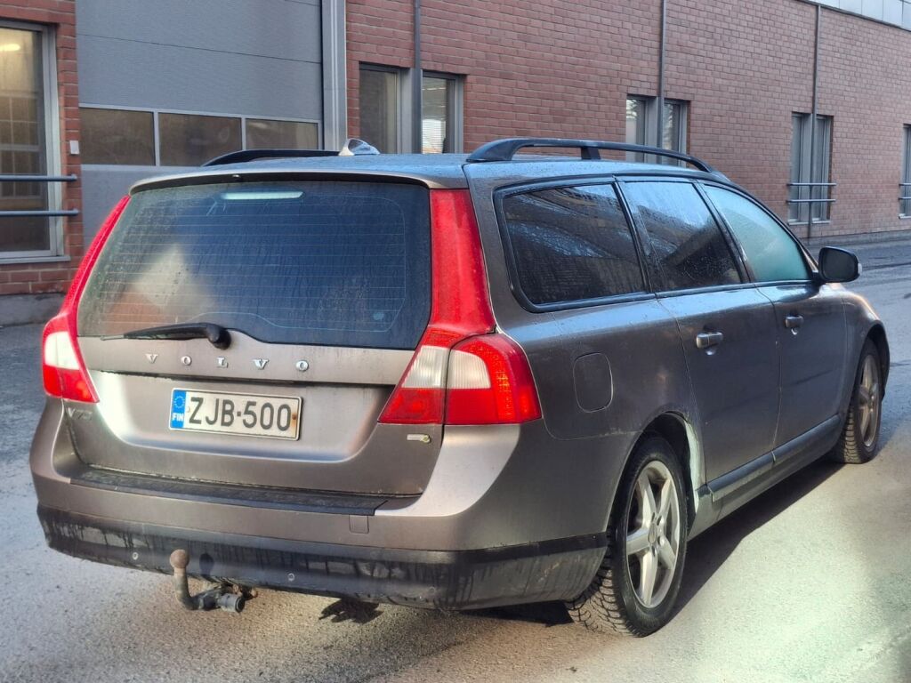 Volvo V70 2010 Harmaa