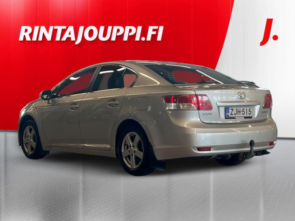 Toyota Avensis 2010 Hopea