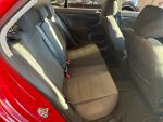 Volkswagen Jetta 2010 Punainen