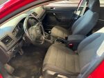 Volkswagen Jetta 2010 Punainen