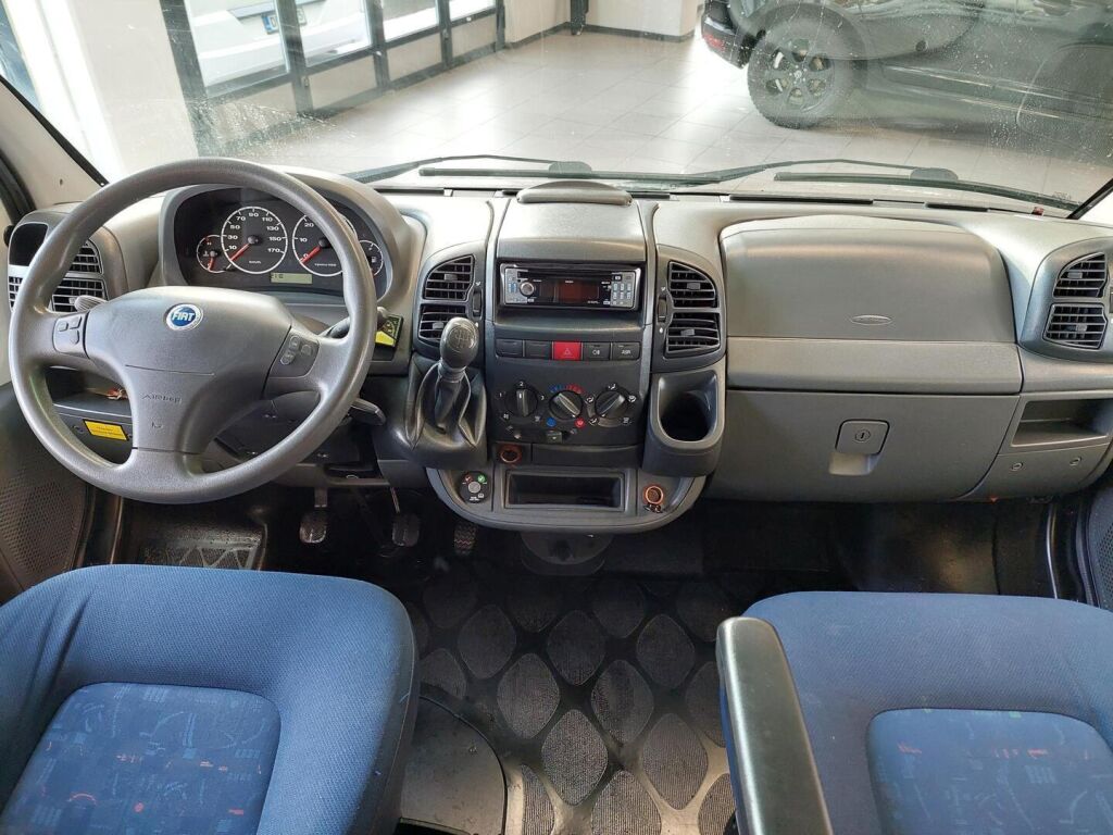 Dethleffs ADVANTAGE T 5841 2006 Valkoinen