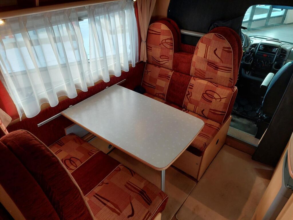 Dethleffs ADVANTAGE T 5841 2006 Valkoinen