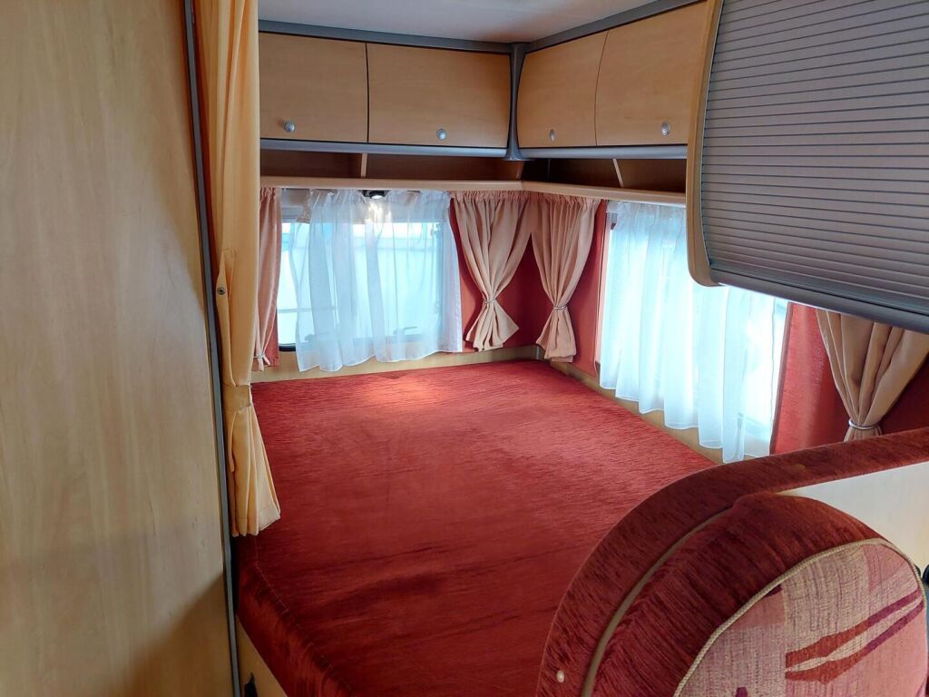 Dethleffs ADVANTAGE T 5841 2006 Valkoinen